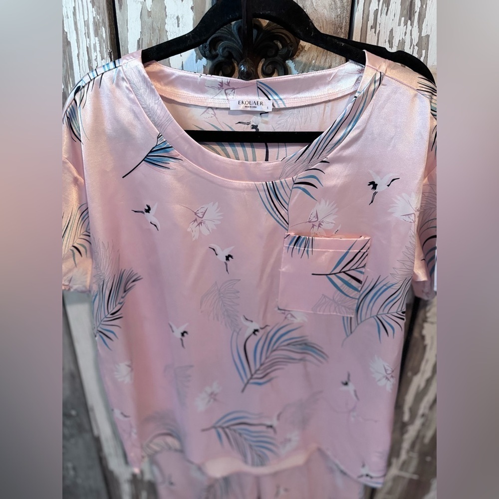 Ekouaer Crane Pajama Set Size Small Light Pink Silk Satin - Picture 5 of 10
